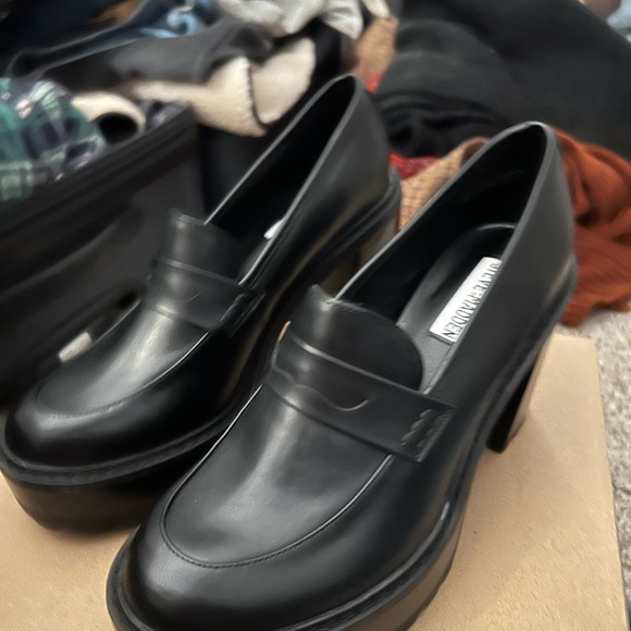 COPY - Steve Madden Kansas - Picture 3 of 7